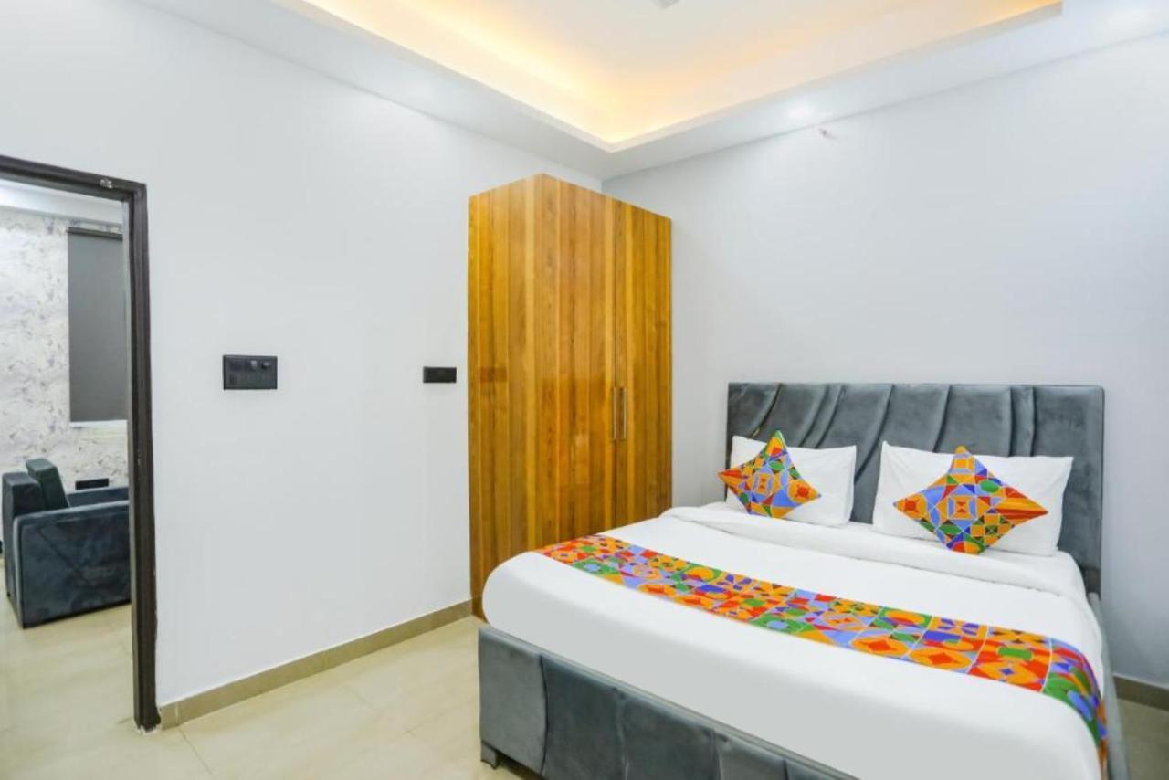 Hotel The Rasa At Vasundhara Газиабад Экстерьер фото